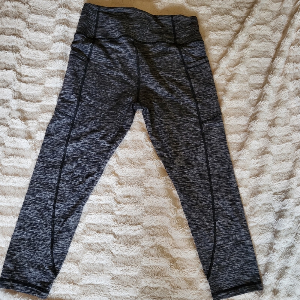 Victoria's Secret Side Pocket yoga capri